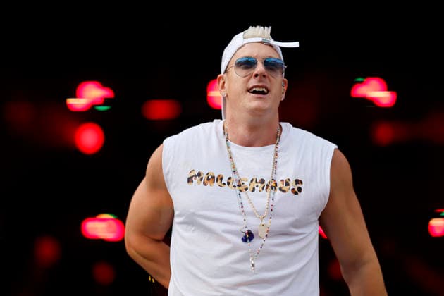 Party hit singer and TV star Calvin Kleinen performs at the Inselfieber festival in the outdoor area of the Rudolf Weber Arena in Oberhausen Oberhausen, 13 06 2026 NRW Germany Copyright: xChristophxHardtx