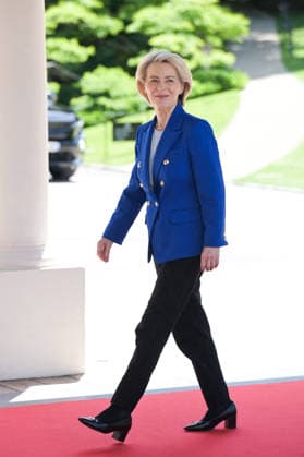 G7 Summit - Arrivals European Commission President Ursula van der Leyen arrives to the Hotel Royal ahead of the start of the G7 summit, in Evian, eastern France, on June 15, 2026. A G7 summit is set to take place June 15 to 17 in the French town of Evian-les-Bains near Switzerland and it will be attended by country leaders as well as the EU s foreign policy chief and ministers from Brazil, Canada, the United Arab Emirates and Turkey. Photo by Ammar Abd Rabbo ABACAPRESS.COM Evian France  Copyright: xAbdxRabboxAmmar ABACAx