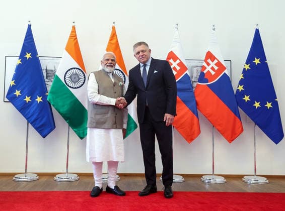 RECORD DATE NOT STATED PM Modi warmly received by Slovak PM Robert Fico Bratislava Slovakia , Jun 15 (ANI): Prime Minister Narendra Modi meets Prime Minister of Slovakia Robert Fico at Bratislava Castle, in Bratislava on Monday. (@MEAIndia X ANI Photo) Bratislava Slovakia Copyright: xANIx ANI_20260615162