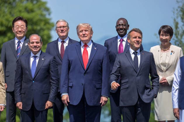 G7 Summit - Family Photograph - Evian (From L) South Korea s President Lee Jae-myung, Egypt s President Abdel Fattah El-Sisi, Britain s Prime Minister Keir Starmer, US President Donald Trump, Kenya s President William Ruto, France s President Emmanuel Macron, Japan s Prime Minister Sanae Takaichi pose for a family photograph during the G7 summit, in Evian, eastern France, on June 16, 2026. A G7 summit is set to take place June 15 to 17 in the French town of Evian-les-Bains near Switzerland and it will be attended by country leaders as well as the EU s foreign policy chief and ministers from Brazil, Canada, the United Arab Emirates and Turkey. Photo by Ammar Abd Rabbo ABACAPRESS.COM Evian-les-Bains France Copyright: xAbdxRabboxAmmar ABACAx