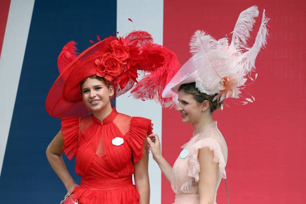 June 16, 2026, Ascot, Windsor, GBR Fashion, women wearing hats at the racecourse Ascot racecourse spectators, visitors, audience, women, hats, headwear, fashion, elegance, elegant, stylish, feminine 260616D500ROYAL ASCOT JPG,detected_source_language