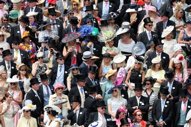 June 16, 2026, Ascot, Windsor, GBR Audience at the racecourse Ascot racecourse Spectators, visitors, audience, crowd, people, hats, headwear, fashion, elegance, elegant, fashion, fashionable, top view, birds-eye view 260616D506ROYAL ASCOT JPG,detected_source_language