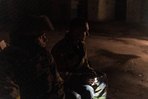 Ukrainian firefighters battle blaze after Russian drone strike in Druzhkivka DRUZHKIVKA, UKRAINE - JUNE 17: Ukrainian firefighters rest following a Russian drone attack in Druzhkivka, Ukraine, on June 17, 2026. Diego Herrera Carcedo Anadolu Ukraine Donetsk. Editorial use only. Please get in touch for any other usage.  Copyright: x2026xAnadoluxDiegoxHerreraxCarcedox