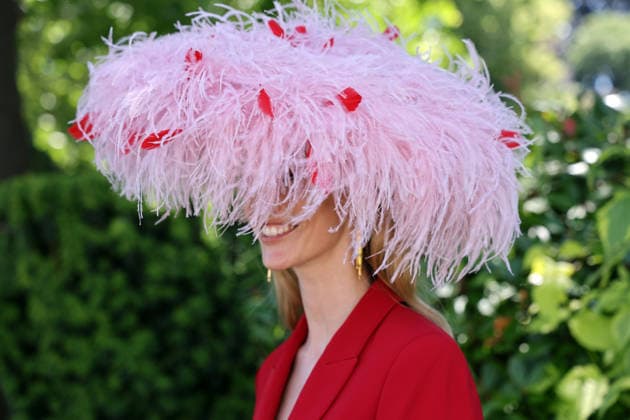 June 17, 2026, Ascot, Windsor, UK Fashion, woman wearing a hat at the racecourse Ascot Racecourse spectators, visitors, audience, woman, hat, headwear, fashion, elegance, elegant, stylish, feminine 260617D507ROYAL ASCOT JPG,detected_source_language