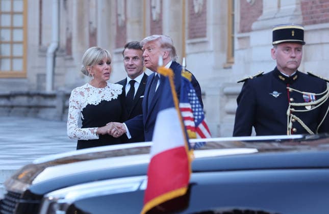 French President Emmanuel Macron and his wife, Brigitte, welcome US President Donald Trump to Versailles, outside Paris, France, on Wednesday, June 17, 2026. Trump was invited at the palace for dinner in the follow-up of the G7 summit in Evian. PAR202406082107 MAYAxVIDON-WHITE