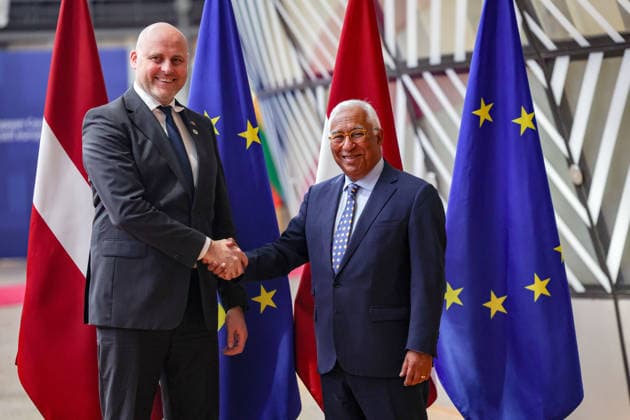 News Bilder des Tages June 18, 2026, Evian, France, European Union: ANTONIO COSTA, President of the European Council, meets with ANDRIS KULBERGS, Prime Minister of Latvia, at the European Council in Brussels ahead of the European Council Summit. KULBERGS, who took office in late May, joins EU leaders as Ukraine, the Middle East, European defence, migration, competitiveness and the blocâ€⠢s next long-term budget remain among the main issues on the agenda. Evian European Union - ZUMAo116 20260618_znp_o116_025 Copyright: xBiancaxOterox