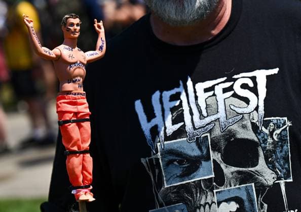 Entertainment Bilder des Tages Hellfest Festival PHOTOPQR OUEST FRANCE Franck Dubray Clisson June 18, 2026 Hellfest Metal Music Festival in Clisson A water curtain to combat the heat wave Photo by Franck Dubray Atmosphere at the Hellfest Festival in Clisson on June 18, 2026 Clisson, France,detected_source_language  Copyright: xPHOTOPQR OUESTxFRANCE MAXPPPxFranckxDubrayx 20260618OFR2103 20260618OFR2103