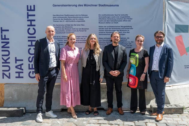 Munich at the unveiling of the construction fence, marking the start of the construction phase; from left