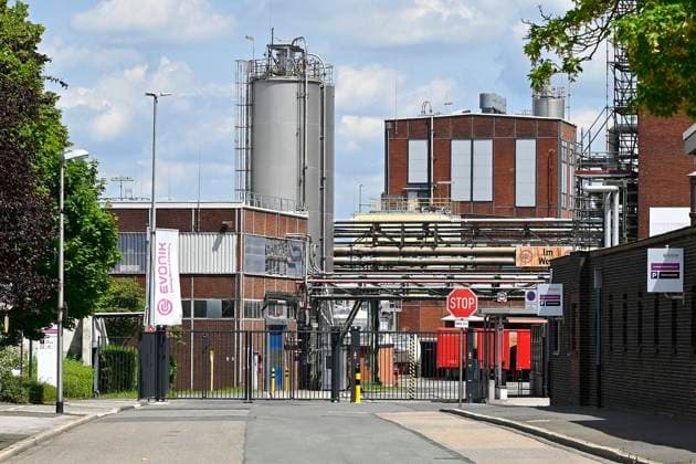 Evonik Plans to Close Its Witten Site in 2027 FOR EDITORIAL PURPOSES ONLY EDITORIAL USE ONLY p View of the plant gate on Arthur Imhausen Straße The chemical company Evonik Industries AG, photographed on June 18, 2026, plans to close its Witten site, located on Arthur Imhausen Street between Dortmunder Street and Copyright: JürgenxTheobald doc86cd75bvfvcdh80h806 ,EDITORIAL USE ONLY Copyright: JürgenxTheobald