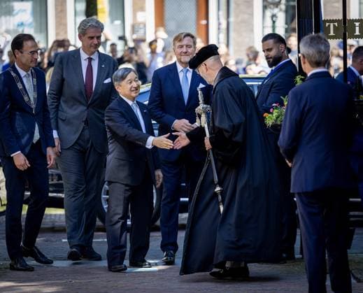 Leiden, The Netherlands, 2026-06-18 14:24:46 LEIDEN, 18-06-2026, Leiden University At the invitation of King Willem-Alexander and Queen Maxima, Emperor Naruhito of Japan is paying a state visit to the Netherlands. Emperor Naruhito is accompanied by Her Majesty Empress Masako. The state visit is a confirmation of the close and historic relationship between Japan and the Netherlands. The countries share 426 years of bilateral relations. PHOTO: NLBeeld POOL Albert Nieboer In the photo: Emperor Naruhito and King Willem-Alexander visit Leiden University. In the Academy Building, they visit a temporary exhibition of objects from various Leiden Japan collections, the Sweat Room where graduates sign their names, and the Senate Chamber. Credit: Copyright: xx x
