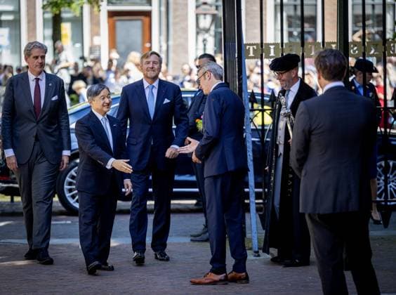 Leiden, The Netherlands, 2026-06-18 14:24:52 LEIDEN, 18-06-2026, Leiden University At the invitation of King Willem-Alexander and Queen Maxima, Emperor Naruhito of Japan is paying a state visit to the Netherlands. Emperor Naruhito is accompanied by Her Majesty Empress Masako. The state visit is a confirmation of the close and historic relationship between Japan and the Netherlands. The countries share 426 years of bilateral relations. PHOTO: NLBeeld POOL Albert Nieboer In the photo: Emperor Naruhito and King Willem-Alexander visit Leiden University. In the Academy Building, they visit a temporary exhibition of objects from various Leiden Japan collections, the Sweat Room where graduates sign their names, and the Senate Chamber. Credit: Copyright: xx x