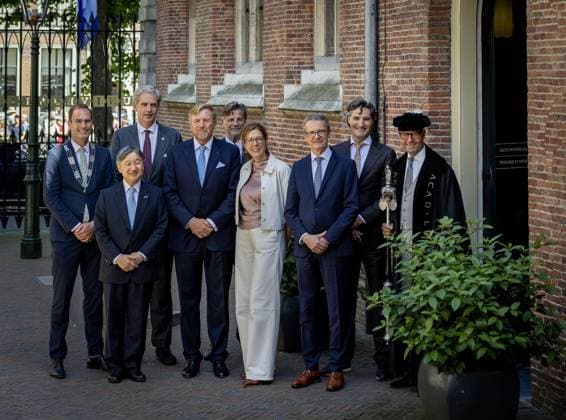 Leiden, The Netherlands, 2026-06-18 14:14:41 LEIDEN, 18-06-2026, Leiden University At the invitation of King Willem-Alexander and Queen Maxima, Emperor Naruhito of Japan is paying a state visit to the Netherlands. Emperor Naruhito is accompanied by Her Majesty Empress Masako. The state visit is a confirmation of the close and historic relationship between Japan and the Netherlands. The countries share 426 years of bilateral relations. PHOTO: NLBeeld POOL Albert Nieboer In the photo: Emperor Naruhito and King Willem-Alexander visit Leiden University. In the Academy Building, they visit a temporary exhibition of objects from various Leiden Japan collections, the Sweat Room where graduates sign their names, and the Senate Chamber. Credit: Copyright: xx x
