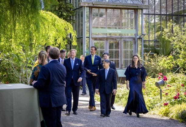 Leiden, The Netherlands, 2026-06-18 15:04:24 LEIDEN, 18-06-2026, Leiden University At the invitation of King Willem-Alexander and Queen Maxima, Emperor Naruhito of Japan is paying a state visit to the Netherlands. Emperor Naruhito is accompanied by Her Majesty Empress Masako. The state visit is a confirmation of the close and historic relationship between Japan and the Netherlands. The countries share 426 years of bilateral relations. PHOTO: NLBeeld POOL Albert Nieboer In the photo: Emperor Naruhito and King Willem-Alexander visit Leiden University. In the Academy Building, they visit a temporary exhibition of objects from various Leiden Japan collections, the Sweat Room where graduates sign their names, and the Senate Chamber. Credit: Copyright: xx x