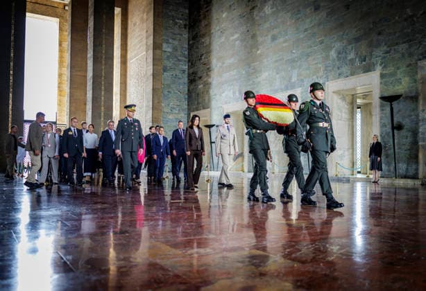 Katherina Reiche (CDU), Federal Minister for Economic Affairs and Energy, photographed during her trip to Turkey. Here, she is laying a wreath at the Atatürk Mausoleum. Photographed on behalf of the BMWE in Ankara, Turkey.,detected_source_language Copyright: xThomasxKoehlerx