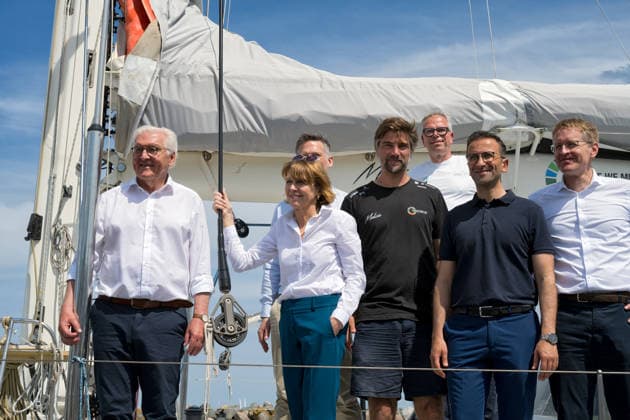 Federal President Steinmeier in Kiel On the occasion of Kiel Week 2026, Federal President Frank Walter Steinmeier is visiting the state capital of Kiel. He and his wife, Elke Büdenbender, are taking a short cruise on Boris Hermann’s new research sa