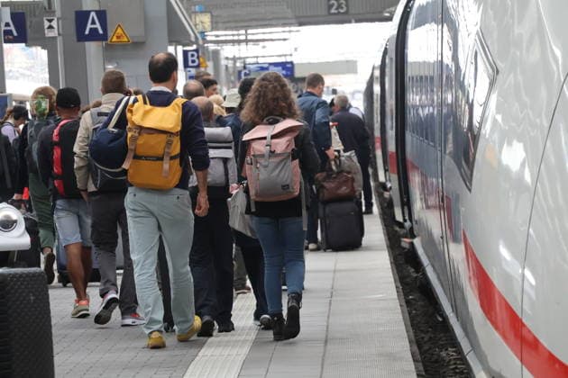 DB Bahn ICE Munich June 23, 2026 DB Bahn, ICE train at Munich station with passengers Munich City, Bavaria, Germany