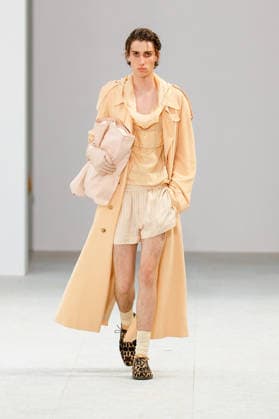 Dries Van Noten Men s Ready-to-Wear Spring Summer 2027 Fashion Show during Paris Fashion Week, France, on June 25, 2026 Bestimage Runway during the Dries Van Noten Men’s Spring Summer 2027 fashion show as part of Paris Fashion Week on June 25, 2026 in Paris, France Paris, France Copyright: xAgencex xBestimagexAgencex xBestimagex