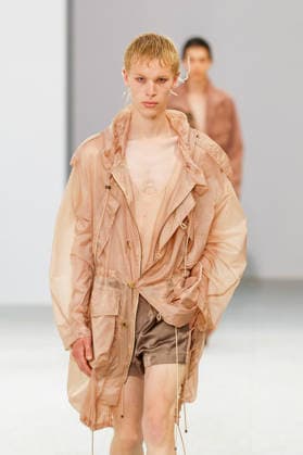 Dries Van Noten Men s Ready-to-Wear Spring Summer 2027 Fashion Show during Paris Fashion Week, France, on June 25, 2026 Bestimage Runway during the Dries Van Noten Men’s Spring Summer 2027 fashion show as part of Paris Fashion Week on June 25, 2026 in Paris, France Paris, France Copyright: xAgencex xBestimagexAgencex xBestimagex