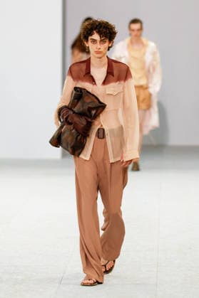 Dries Van Noten Men s Ready-to-Wear Spring Summer 2027 Fashion Show during Paris Fashion Week, France, on June 25, 2026 Bestimage Runway during the Dries Van Noten Men’s Spring Summer 2027 fashion show as part of Paris Fashion Week on June 25, 2026 in Paris, France Paris, France Copyright: xAgencex xBestimagexAgencex xBestimagex