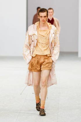 Dries Van Noten Men s Ready-to-Wear Spring Summer 2027 Fashion Show during Paris Fashion Week, France, on June 25, 2026 Bestimage Runway during the Dries Van Noten Men’s Spring Summer 2027 fashion show as part of Paris Fashion Week on June 25, 2026 in Paris, France Paris, France Copyright: xAgencex xBestimagexAgencex xBestimagex
