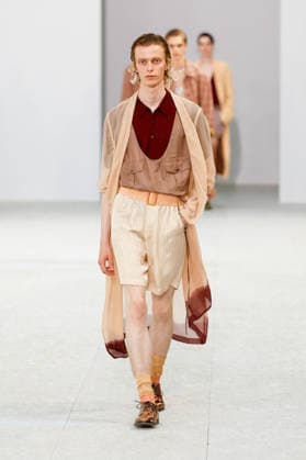 Dries Van Noten Men s Ready-to-Wear Spring Summer 2027 Fashion Show during Paris Fashion Week, France, on June 25, 2026 Bestimage Runway during the Dries Van Noten Men’s Spring Summer 2027 fashion show as part of Paris Fashion Week on June 25, 2026 in Paris, France Paris, France Copyright: xAgencex xBestimagexAgencex xBestimagex