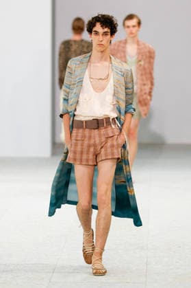 Dries Van Noten Men s Ready-to-Wear Spring Summer 2027 Fashion Show during Paris Fashion Week, France, on June 25, 2026 Bestimage Runway during the Dries Van Noten Men’s Spring Summer 2027 fashion show as part of Paris Fashion Week on June 25, 2026 in Paris, France Paris, France Copyright: xAgencex xBestimagexAgencex xBestimagex