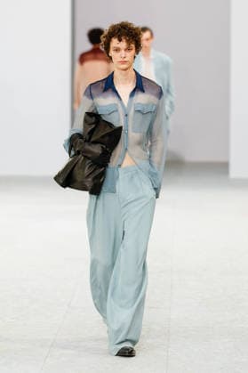 Dries Van Noten Men s Ready-to-Wear Spring Summer 2027 Fashion Show during Paris Fashion Week, France, on June 25, 2026 Bestimage Runway during the Dries Van Noten Men’s Spring Summer 2027 fashion show as part of Paris Fashion Week on June 25, 2026 in Paris, France Paris, France  Copyright: xAgencex xBestimagexAgencex xBestimagex