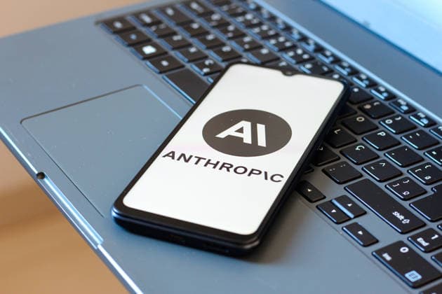 July 1, 2026, Canada: In this photo illustration, the Anthropic logo is seen displayed on a smartphone screen. Canada  - ZUMAs197 20260701_aab_s197_003 Copyright: xThomasxFullerx