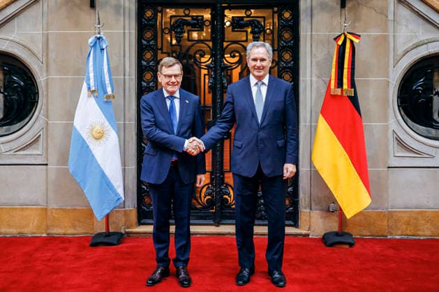 Johann Wadephul (CDU), Federal Foreign Minister, meets with Pablo Quirno, Foreign Minister of Argentina, for talks in Buenos Aires, July 1, 2026. Photographed on behalf of the Federal Foreign Office (AA) in Buenos Aires, Argentina. Copyright: xFelixxZahnx