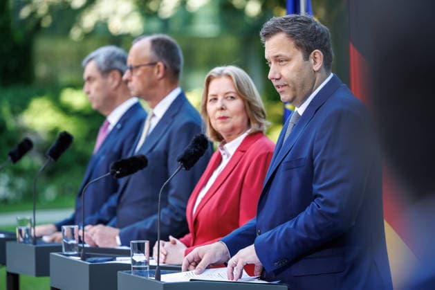 Press Briefing on the Coalition Committee s Deliberations Press Briefing on the Coalition Committee s Deliberations at the Federal Chancellery on June 2, 2026 Lars Klingbeil (SPD), Federal Minister of Finance, addresses those present Berlin, Berlin, Germany, Federal Chancellery