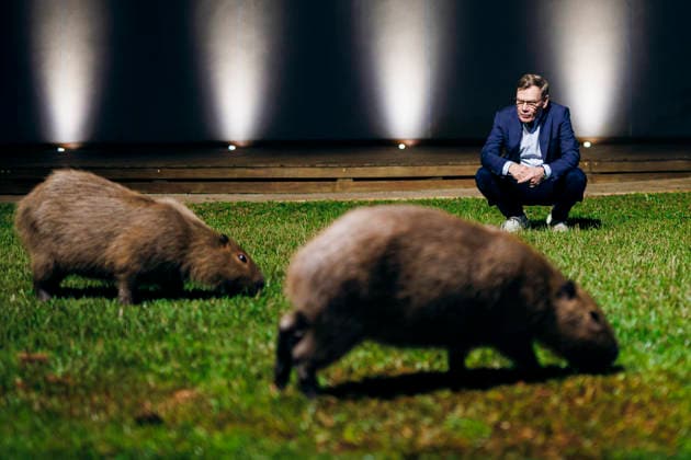 Johann Wadephul (CDU), Federal Foreign Minister, pictured with a capybara in Brasília, July 3, 2026. Photographed on behalf of the Federal Foreign Office (AA) in Brasília, Brazil. Copyright: xFelixxZahnx