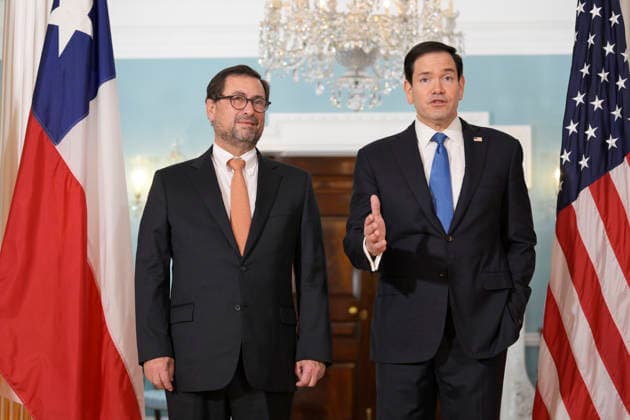 U.S. Secretary of State Marco Rubio (R) speaks alongside Chilean Foreign Minister Francisco Perez Mackenna (L) prior to a bilateral meeting in Washington, D.C., United States, 06 July 2026. Rubio Meets with Chilean Foreign Minister in Washington !ACHTUNG: NUR REDAKTIONELLE NUTZUNG! Copyright: xLENINxNOLLYx AME7855 20260706-55020817750_1
