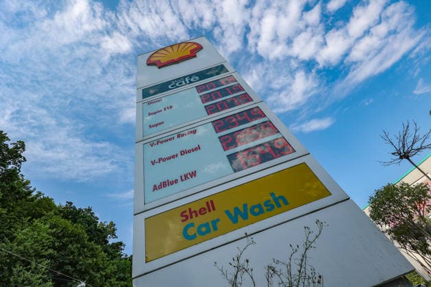 What is the latest on fuel prices at the SHELL gas station in Siegen this morning? The current price for diesel, Super E10, and Super is over 2 euros. Gas station fuel prices on July 14, 2026, in Siegen, Germany