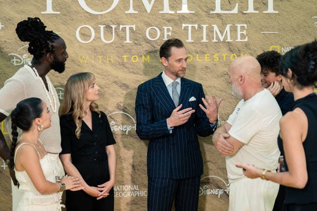Entertainment Themen der Woche KW29 July 16, 2026, London, United Kingdom: (L to R) Theo Ogundipe, Madeleine Walker, Tom Hiddleston, Barry Aird, Frankie Treadaway and Buket Komur attend the Pompeii: Out Of Time Premiere at The British Museum. London United Kingdom - ZUMAs197 20260716_aaa_s197_327 Copyright: xLounisxTiarx