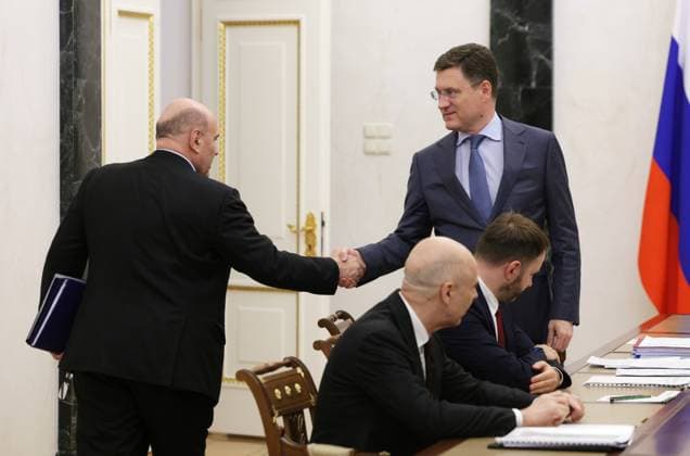 Russia Putin Economy 9209978 22.07.2026 Russian Prime Minister Mikhail Mishustin and Deputy Prime Minister Alexander Novak shake hands before a meeting on economic issues held by President Vladimir Putin at the Kremlin in Moscow, Russia. Alexander Kazakov Sputnik Moscow Russia  Copyright: xAlexanderxKazakovx