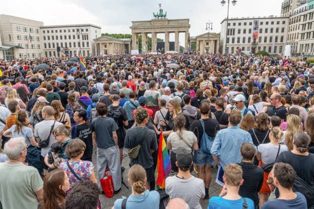 Mourning and Memorial Service for the Victims of the CSD Attack, Brandenburg Gate, Berlin, July 26, 2026 Germany, Berlin, July 26, 2026, Mourning and Memorial Service for the Victims of the CSD Attack, Brandenburg Gate, 17 hours after the terrorist attack in Tiergarten, in which o