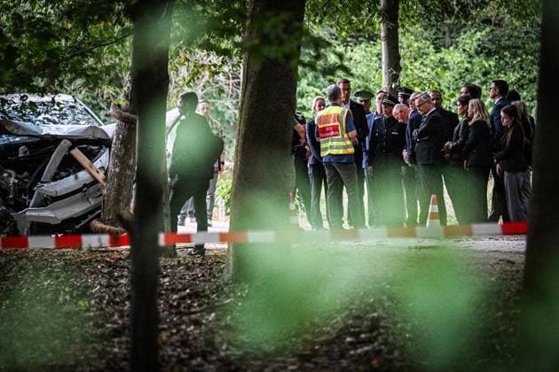 Car Plows Into Crowd at CSD in Berlin ** FOR EDITORIAL PURPOSES ONLY ** EDITORIAL USE ONLY ** p Copyright: MaurizioxGambarini doc86vvs7vck6e12s6b9p3k ,EDITORIAL USE ONLY Copyright: MaurizioxGambarini