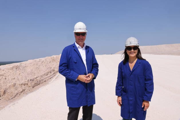 Federal Minister of Economic Affairs Reiche, Mining, July 30, 2026, Germany, Saxony-Anhalt, Zielitz, Mining, Production, Raw Materials, Federal Minister of Economics Katherina Reiche on a tour of the potash mine operated by K&S AG, which supplies all of Europe with potash salts for agricultural fertilizers; pictured here is the white tailings pile, 120 m high, in Zielitz, Saxony-Anhalt, Germany