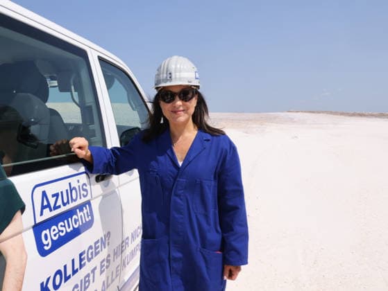 Federal Minister of Economic Affairs Reiche, Mining, July 30, 2026, Germany, Saxony-Anhalt, Zielitz, Mining, Production, Raw Materials, Federal Minister of Economics Katherina Reiche on a tour of the potash mine operated by K&S AG, which supplies all of Europe with potash salts for agricultural fertilizers; pictured here is the white tailings pile, 120 m high, in Zielitz, Saxony-Anhalt, Germany