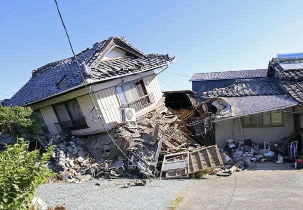 Aftermath of strong earthquake in Kumamoto A collapsed house is pictured in Hikawa, Kumamoto Prefecture, on July 31, 2026, three days after a powerful earthquake struck the southwestern Japan prefecture.  A14AA0005624672P