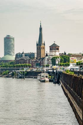 Düsseldorf: Scenes of the low water level of the Rhine near Düsseldorf; view of the Kaimer and Düsseldorf’s Old Town; scenes of the low water level of the Rhine near Düsseldorf on July 31, 2026 Copyright: xEibner-Pressefoto ThomasxHaeslerx EP_THR
