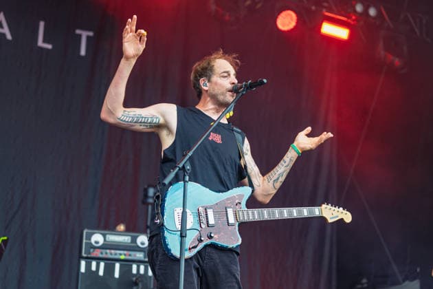 Green Juice Festival 2026 HEISSKALT Mathias BLOECH Vocals, Guitar The Stuttgart-based alternative rock band Heisskalt performing live on the main stage at the Green Juice Festival in Park Neu Vilich in Bonn, Bonn Neu Vilich, North Rhine-Westphalia, Germany Copyright: xMarcxJohnx