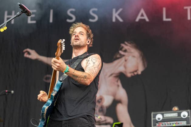 Green Juice Festival 2026 HEISSKALT Mathias BLOECH Vocals, Guitar The Stuttgart-based alternative rock band Heisskalt performing live on the main stage at the Green Juice Festival in Park Neu Vilich in Bonn, Bonn Neu Vilich, North Rhine-Westphalia, Germany Copyright: xMarcxJohnx