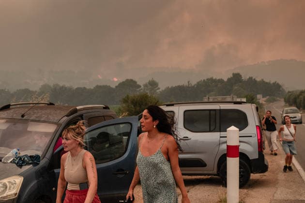 Wildfires in France - The Gros Bessillon Fire Reignited The Gros Bessillon wildfire in the Var region reignited today west of Correns, France, on July 31, 2026. Photo by Laurent Coust ABACAPRESS.com Correns France  Copyright: xCoustxLaurent ABACAx