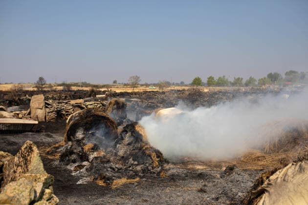 Residents of 12 of the 14 towns evacuated due to the Fermoselle fire have been relocated, and restrictions have been lifted in two municipalities. House destroyed by a wildfire, as of July 31, 2026, in Formariz, Zamora, Castile and León, Spain. Castile and León Civil Protection reported on Friday that residents evacuated due to the Fermoselle fire in Zamora—from the towns of Pasariegos, Villar del Buey, Dehesa de Pedraza, Cibanal, Formariz, Muga de Sayago, Tudera, Arganín, Badilla, Cozcurrita, Zafara, Palazuelo de Sayago, and Fornillos de Fermoselle, while lockdown measures have been lifted in the municipalities of Fermoselle and Fariza, and the towns of Mámoles and Pinilla de Fermoselle remain evacuated. Thus, only the towns of Mámoles an Copyright: xPalomaxV.xEscarpax 7697493
