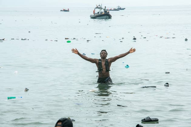 News Bilder des Tages July 31, 2026, Ceuta, Ceuta, Spain: Hundreds of migrants attempt to swim from Morocco to the Spanish city of Ceuta in North Africa. Ceuta Spain - ZUMAd308 20260731_zsp_d308_005 Copyright: xJuanxCarlosxLucasx