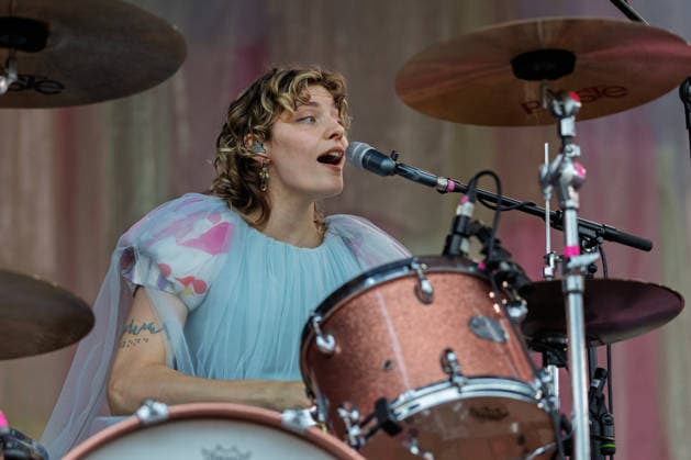 Green Juice Festival 2026 BLOND Lotta KUMMER Drums, Vocals The Chemnitz-based indie pop band Blond performing live outdoors on the main stage at the Green Juice Festival in Park Neu Vilich in Bonn, Bonn Neu Vilich, North Rhine-Westphalia, Germany Copyright: xMarcxJohnx