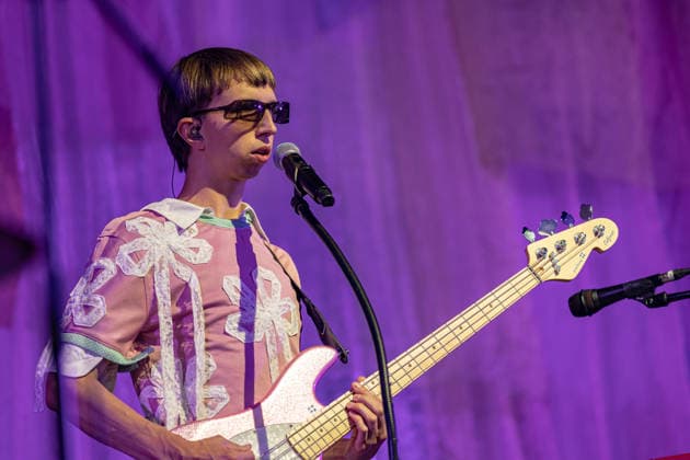 Green Juice Festival 2026 BLOND Johann BONITZ Bass, synthesizer, vocals The Chemnitz-based indie pop band Blond performing live outdoors on the main stage at the Green Juice Festival in Park Neu Vilich in Bonn, Bonn Neu Vilich, North Rhine-Westphalia, Germany Copyright: xMarcxJohnx