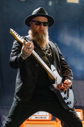 Green Juice Festival 2026 SKINDRED Mikey DEMUS Guitar The Welsh ragga metal band Skindred performing live outdoors on the main stage at the Green Juice Festival in Park Neu Vilich in Bonn, Bonn Neu Vilich, North Rhine-Westphalia, Germany Copyright: xMarcxJohnx