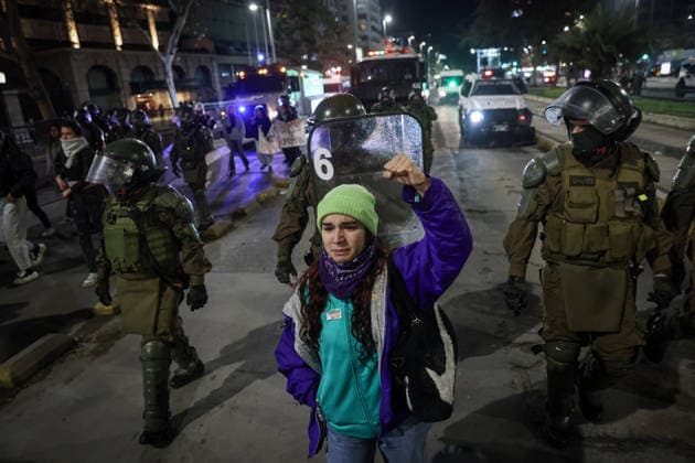 July 31, 2026, Santiago, Chile: Various feminist groups demonstrated in Santiago against the bill proposing that women listen to the baby s heartbeat before undergoing an abortion. Santiago Chile  - ZUMAu105 20260731_zip_u105_012 Copyright: xManuelxUrzuax
